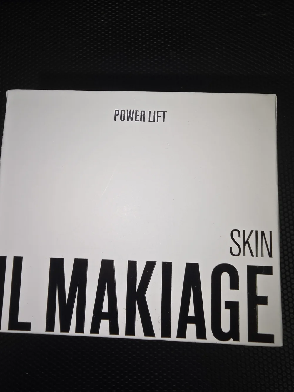 IL MAKIAGE White and Black Power Lift Skin Box